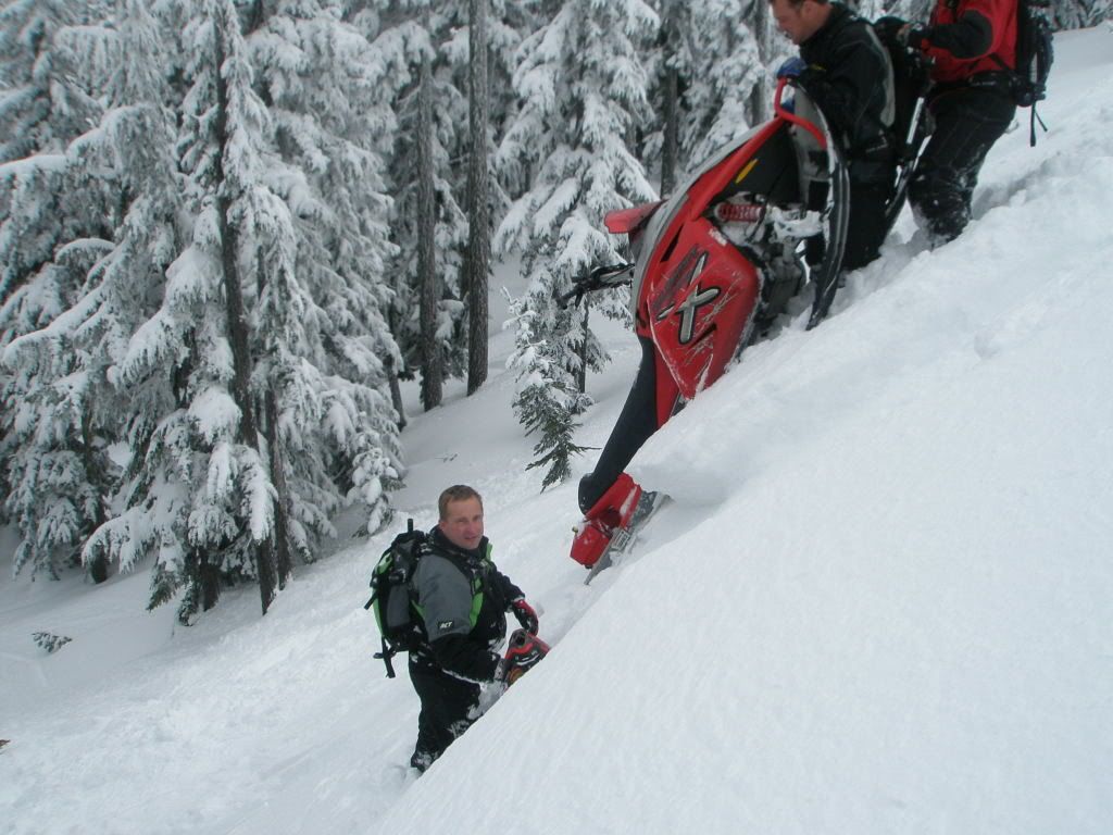 Snowmobiling012.jpg