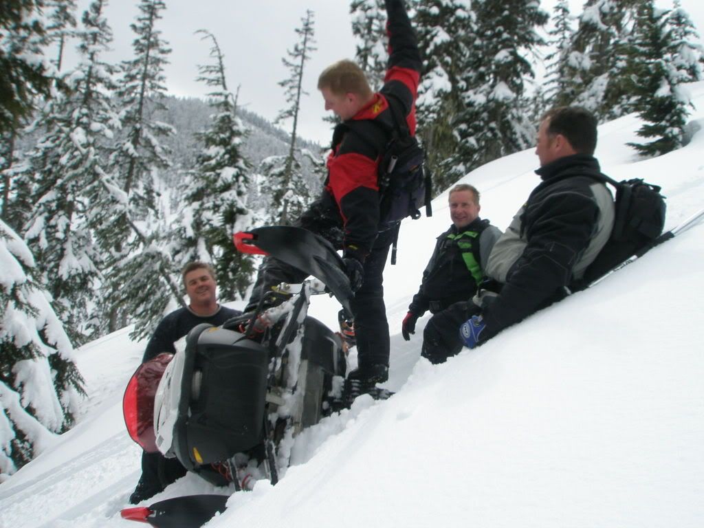 Snowmobiling019.jpg