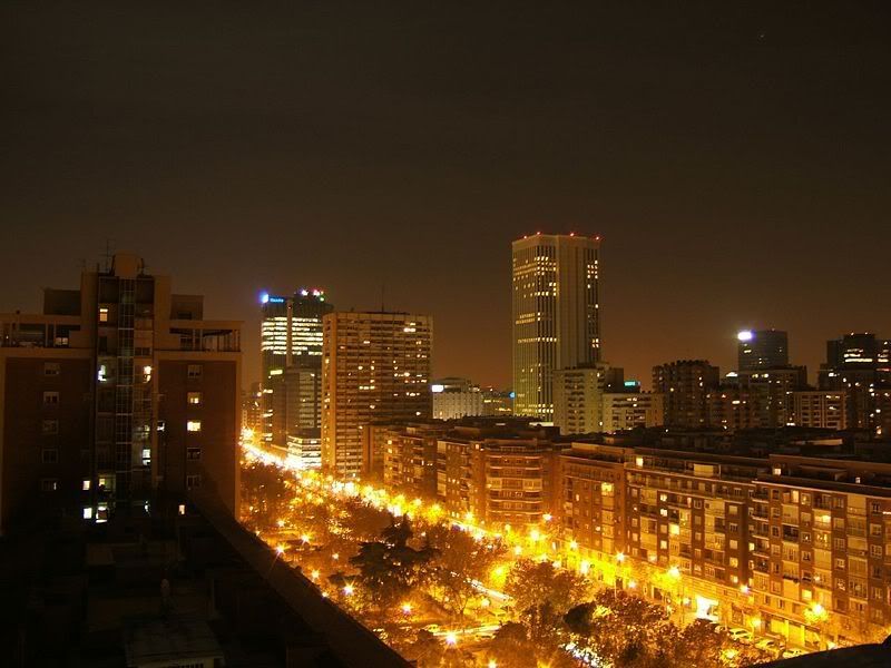 800px-Madrid_-_Skyline_desde_Juan_d.jpg