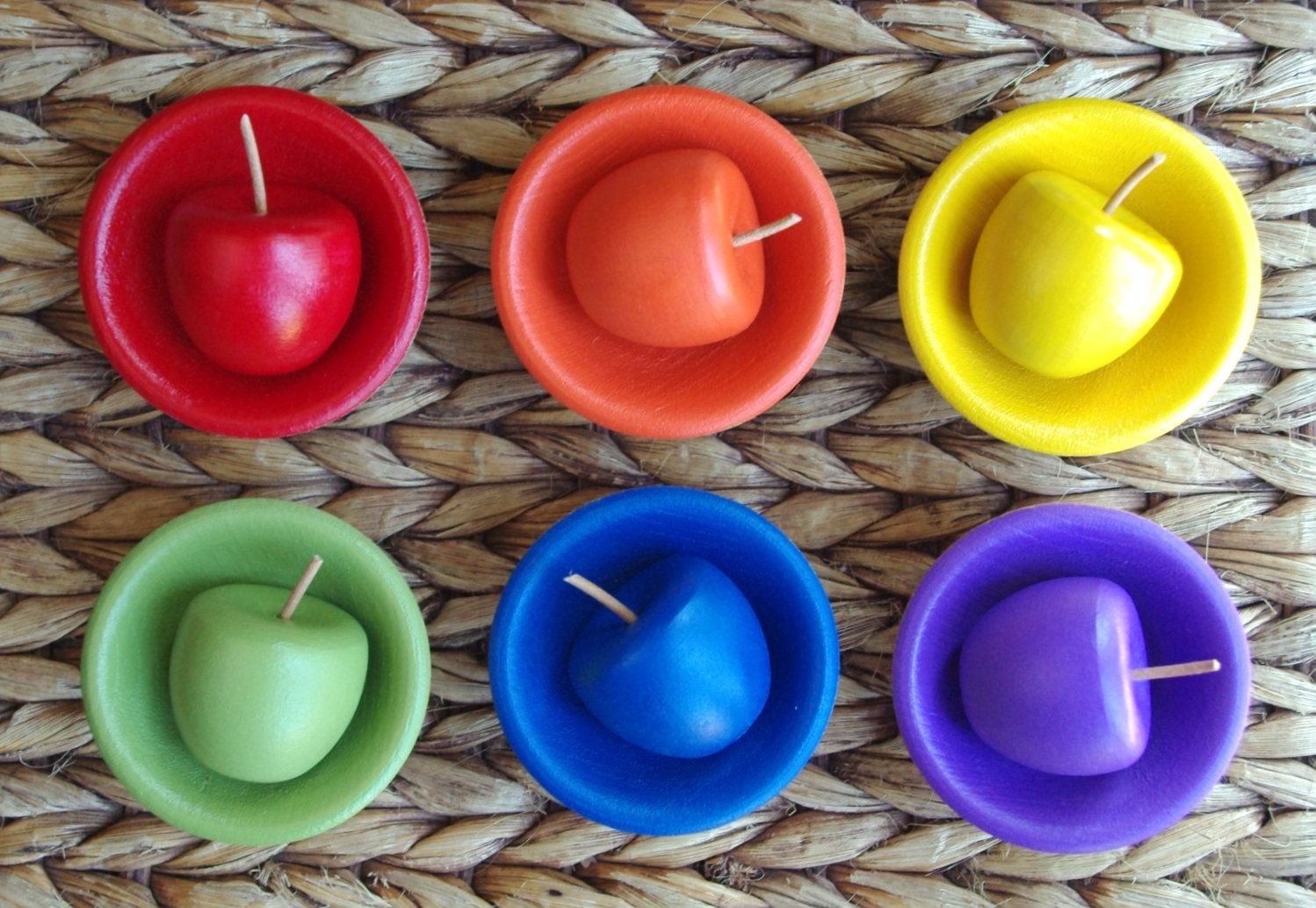 NEW Waldorf Toy Apple Color Learning/Sorting Game NEW Waldorf Toy Apple Color Learning/Sorting Game