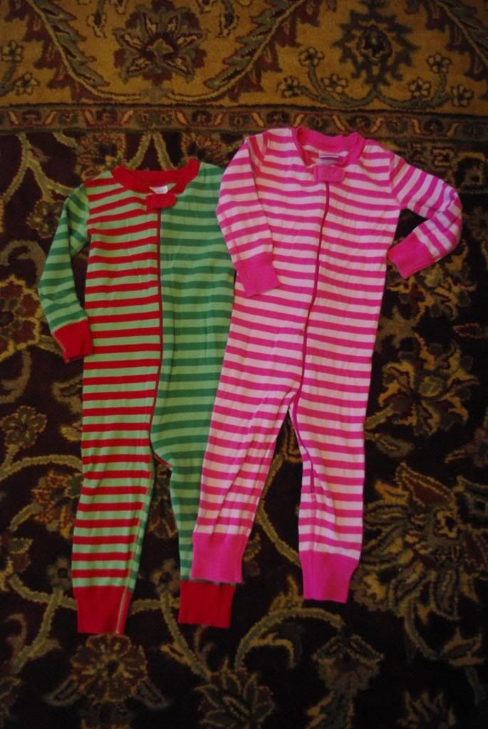 TWO Hanna Andersson Zippers Pajamas size 80 TWO Hanna Andersson Zippers Pajamas size 80