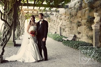wedding photo wisteria garden