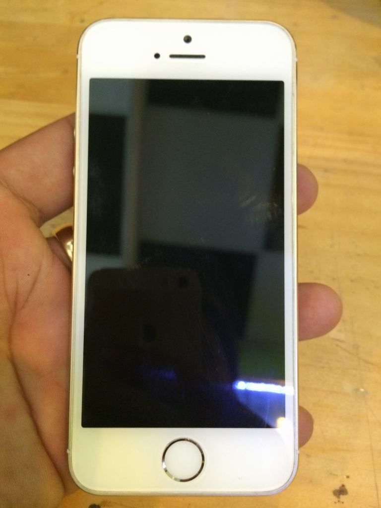 Cần bán IPhone 5s gold 16 Gb Word fullbox đẹp 99% giá tốt - 1