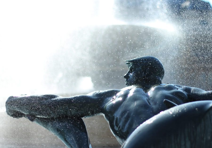 IMAGE: http://i263.photobucket.com/albums/ii142/modna/london%20pics/merman.jpg