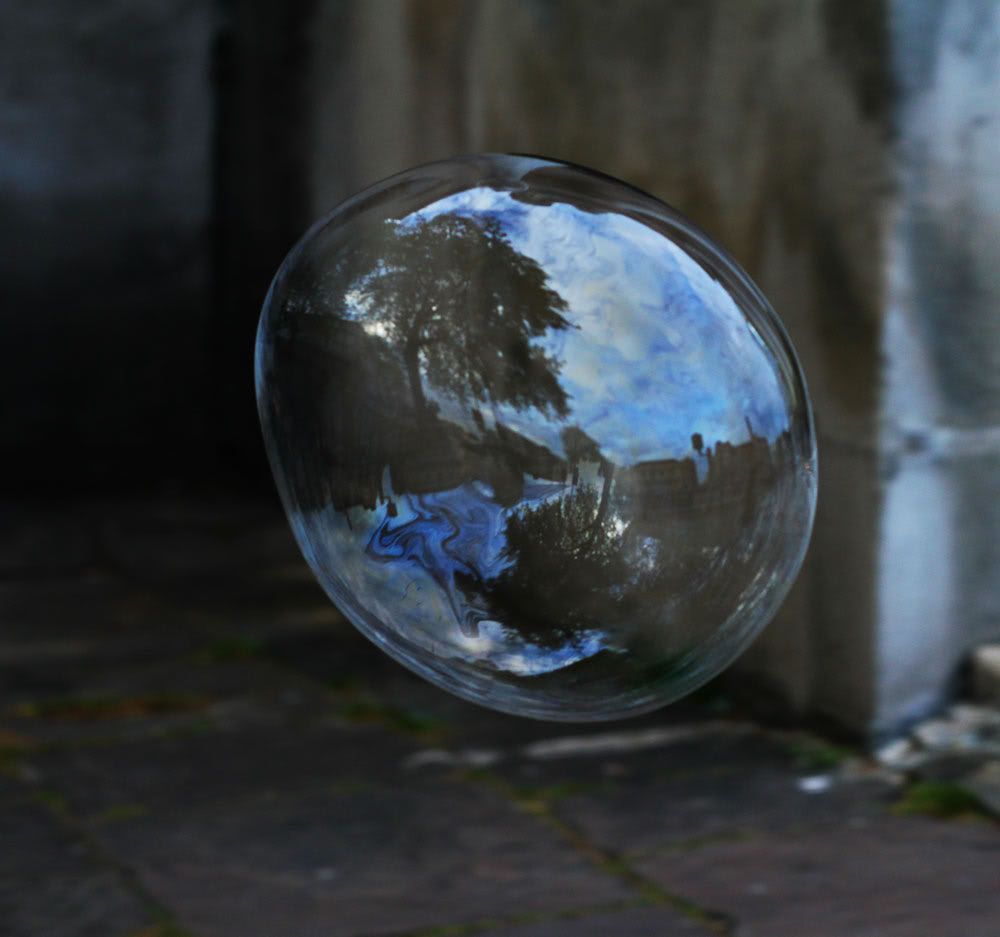 IMAGE: http://i263.photobucket.com/albums/ii142/modna/regents%20park/bubble-2.jpg