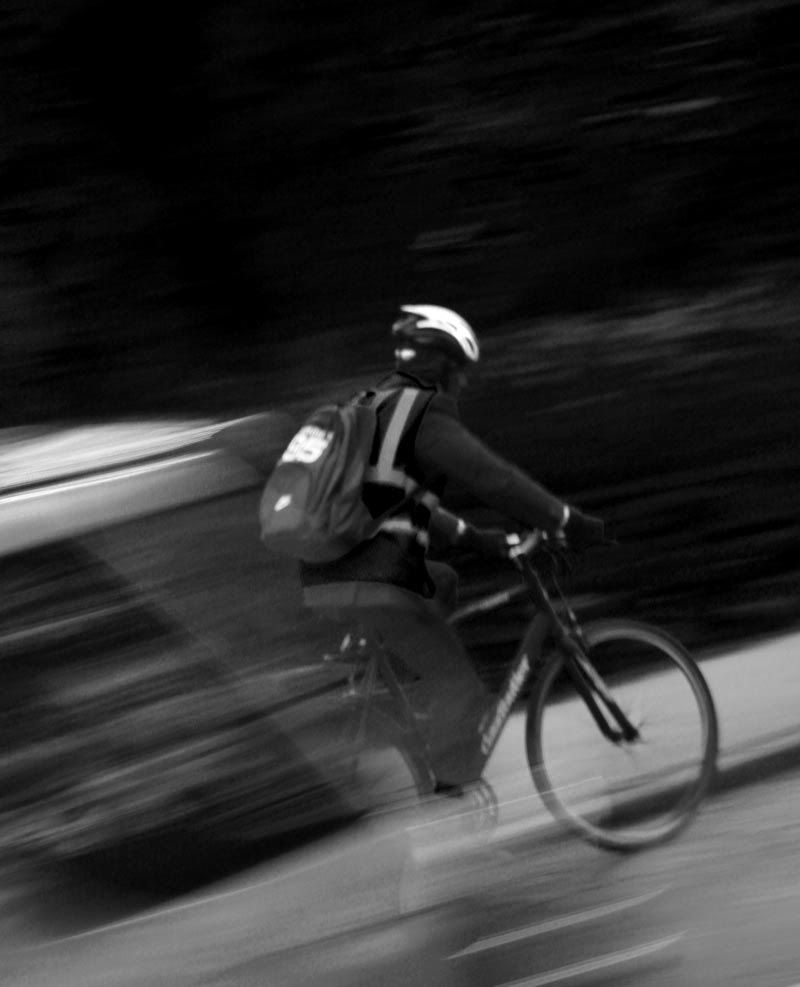 IMAGE: http://i263.photobucket.com/albums/ii142/modna/regents%20park/cyclist-2.jpg