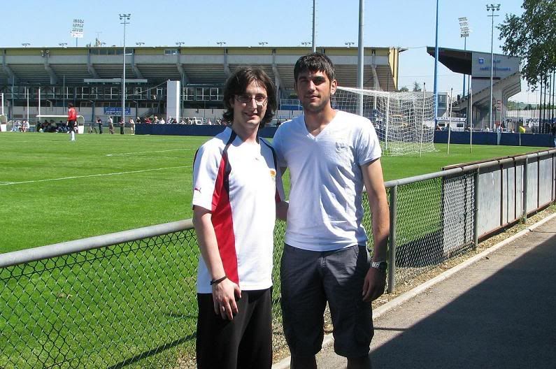 Robert Popov and Dimitar Delov in front of the Stade Abbé Deschamps