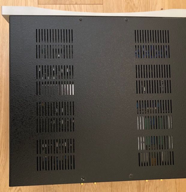 Metronome Technologie C2A signature DAC pink fish media