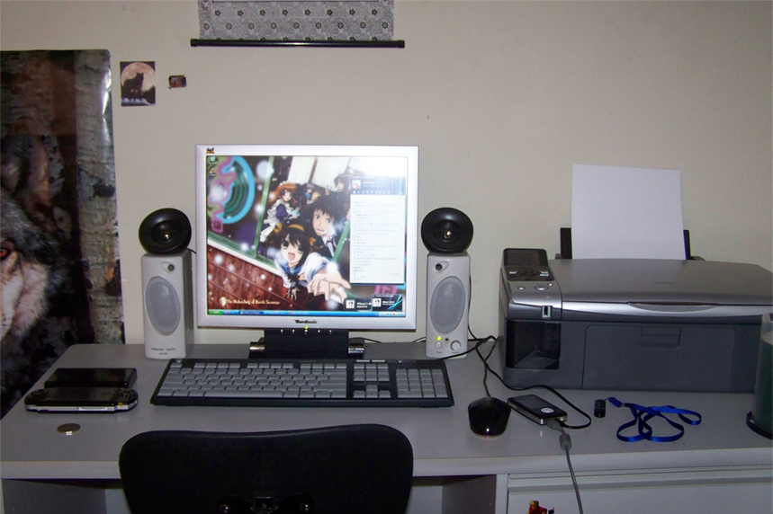 [PokeCommunity.com] Post Your Computer Desk/Setup.