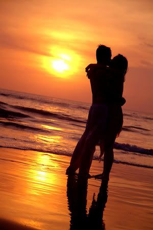 https://i263.photobucket.com/albums/ii155/smbrocks131/beachlove.jpg